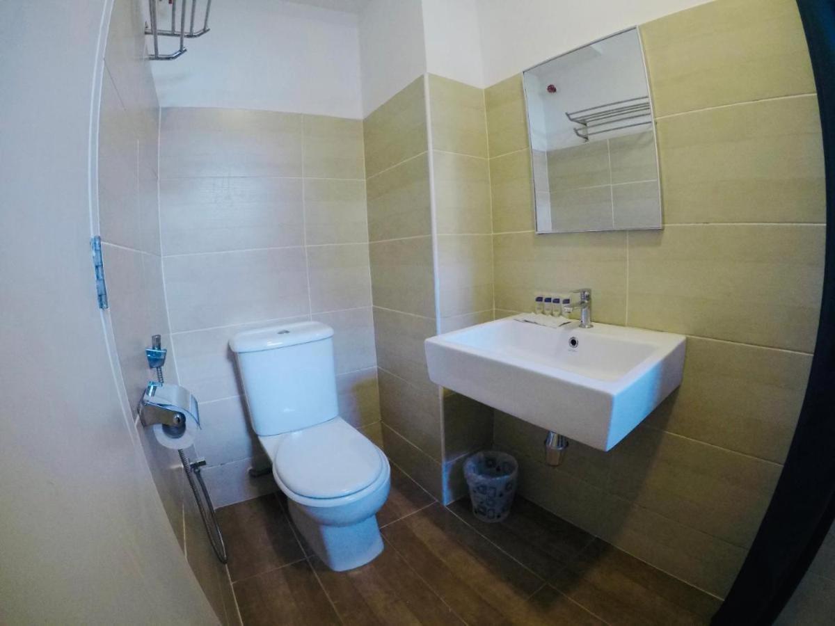 Golden Leaf Boutique Hotel Nusa Idaman Formerly Known As Ariana Hotel جوهر بهرو المظهر الخارجي الصورة