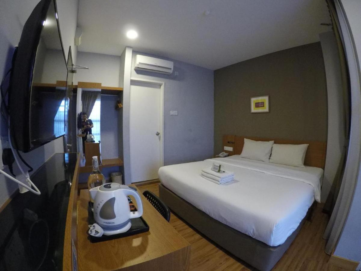 Golden Leaf Boutique Hotel Nusa Idaman Formerly Known As Ariana Hotel جوهر بهرو المظهر الخارجي الصورة