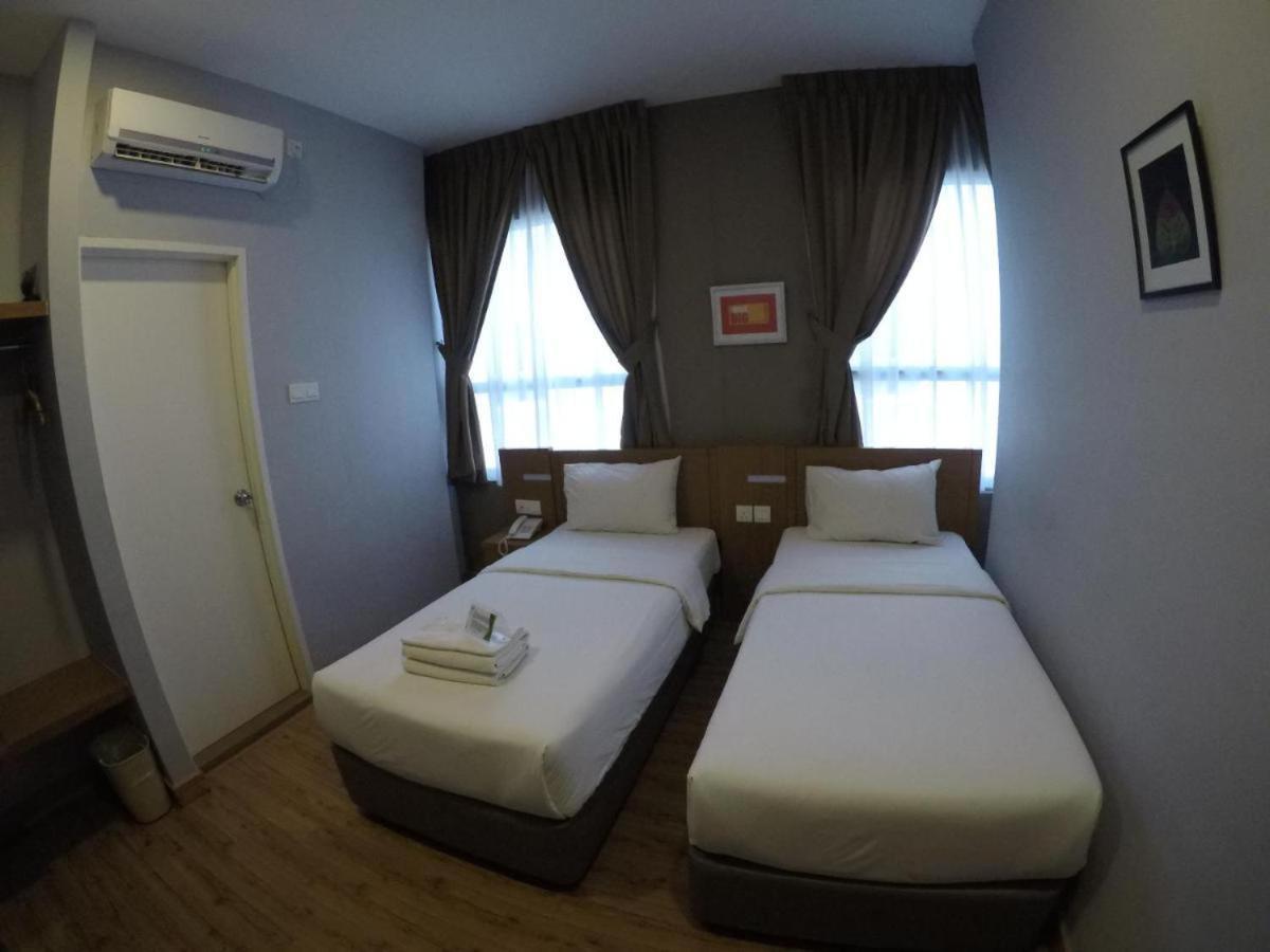 Golden Leaf Boutique Hotel Nusa Idaman Formerly Known As Ariana Hotel جوهر بهرو المظهر الخارجي الصورة
