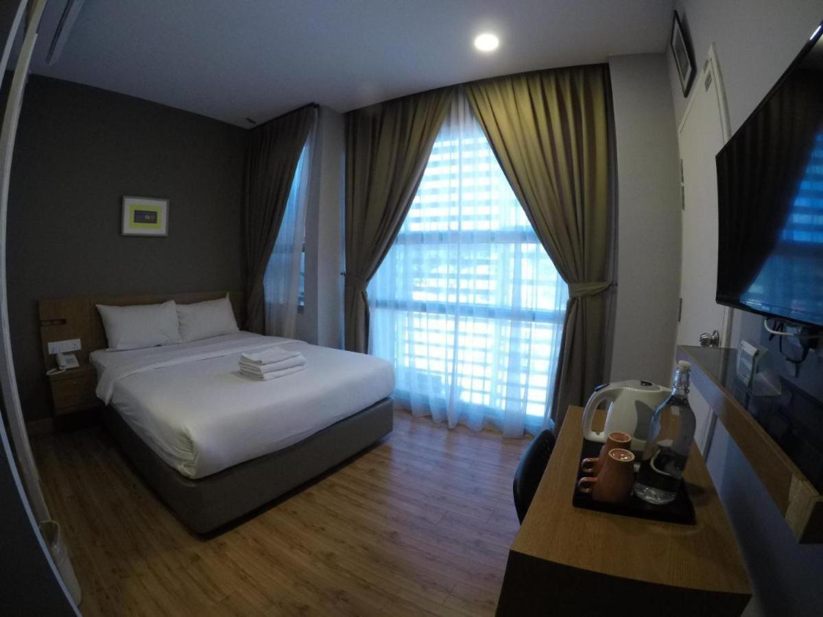 Golden Leaf Boutique Hotel Nusa Idaman Formerly Known As Ariana Hotel جوهر بهرو المظهر الخارجي الصورة