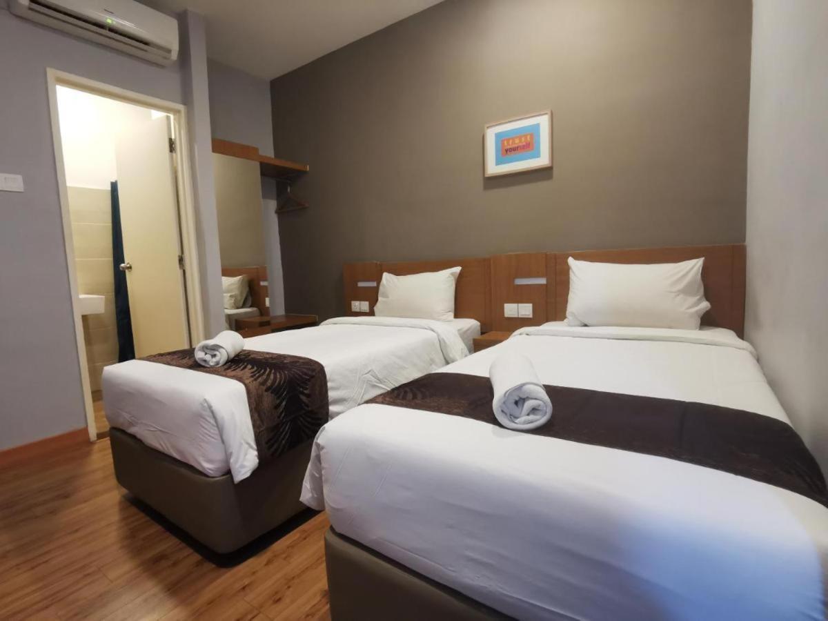 Golden Leaf Boutique Hotel Nusa Idaman Formerly Known As Ariana Hotel جوهر بهرو المظهر الخارجي الصورة