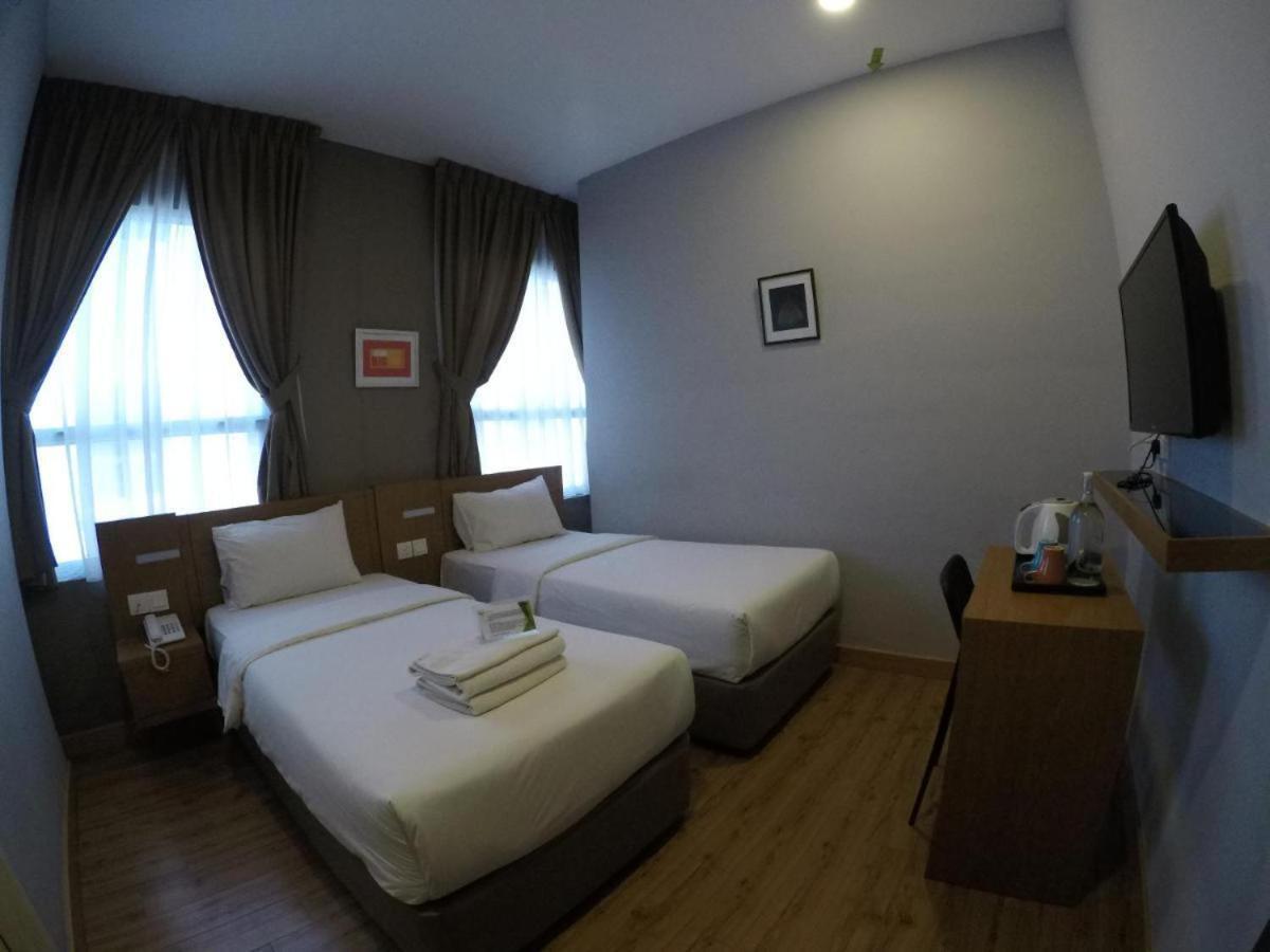 Golden Leaf Boutique Hotel Nusa Idaman Formerly Known As Ariana Hotel جوهر بهرو المظهر الخارجي الصورة