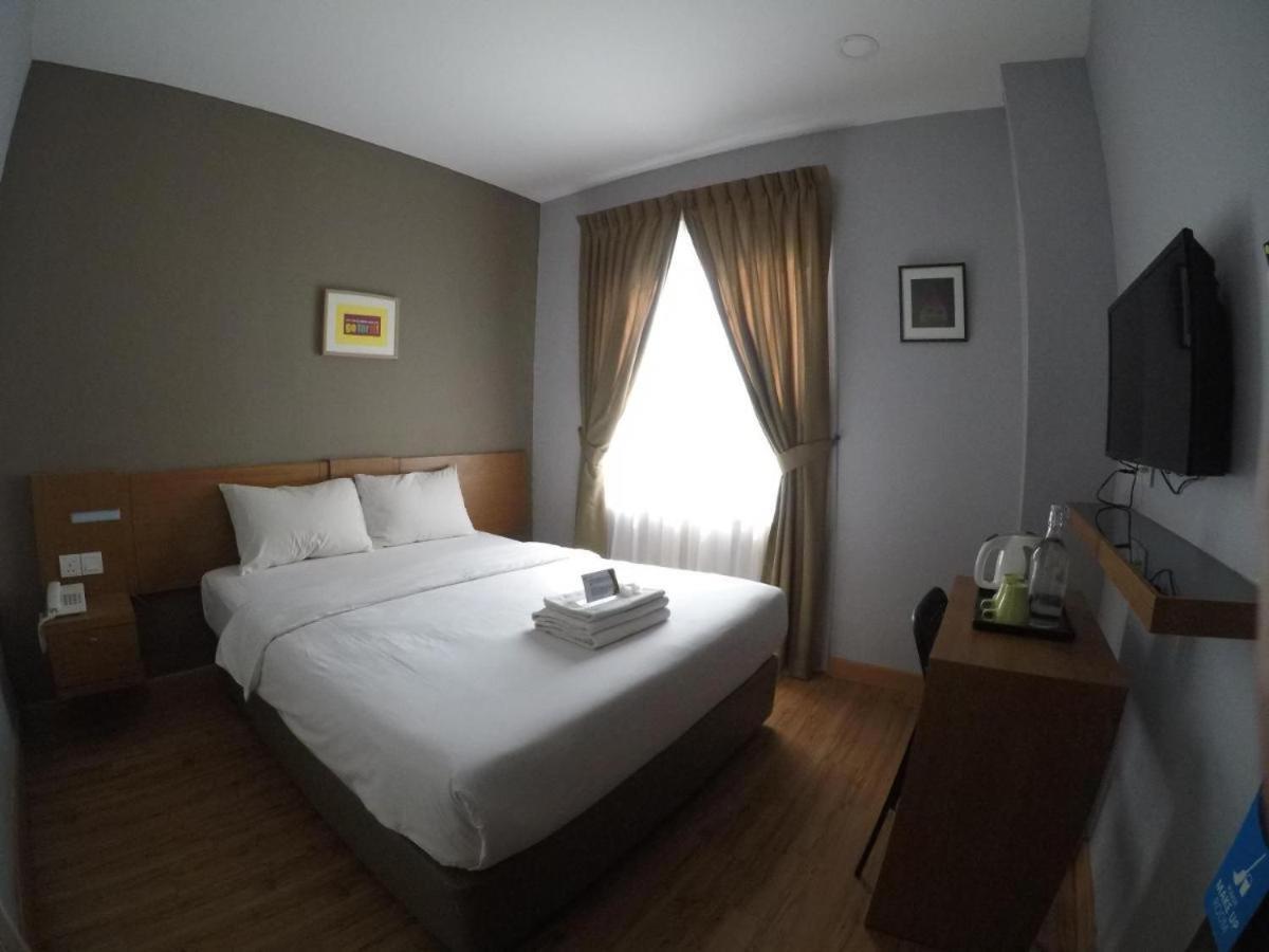 Golden Leaf Boutique Hotel Nusa Idaman Formerly Known As Ariana Hotel جوهر بهرو المظهر الخارجي الصورة