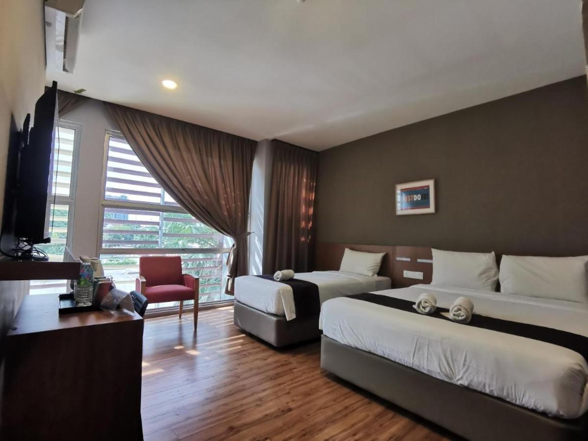 Golden Leaf Boutique Hotel Nusa Idaman Formerly Known As Ariana Hotel جوهر بهرو المظهر الخارجي الصورة