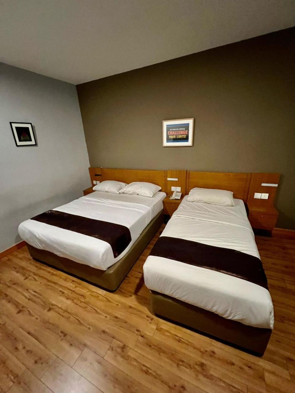Golden Leaf Boutique Hotel Nusa Idaman Formerly Known As Ariana Hotel جوهر بهرو المظهر الخارجي الصورة