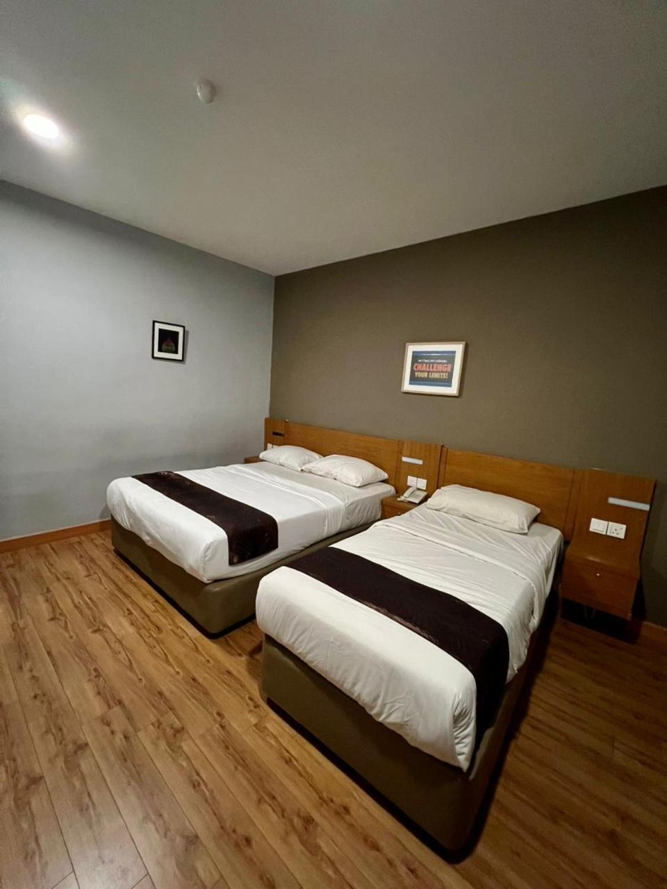 Golden Leaf Boutique Hotel Nusa Idaman Formerly Known As Ariana Hotel جوهر بهرو المظهر الخارجي الصورة