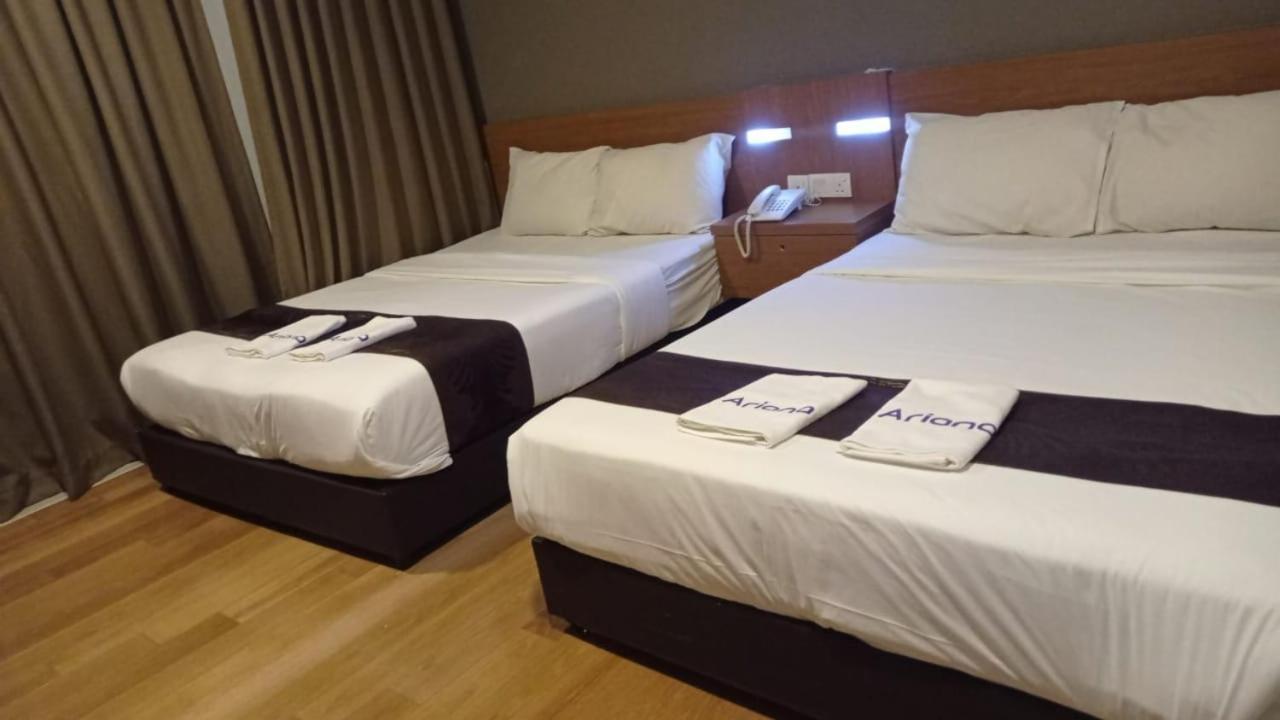 Golden Leaf Boutique Hotel Nusa Idaman Formerly Known As Ariana Hotel جوهر بهرو المظهر الخارجي الصورة