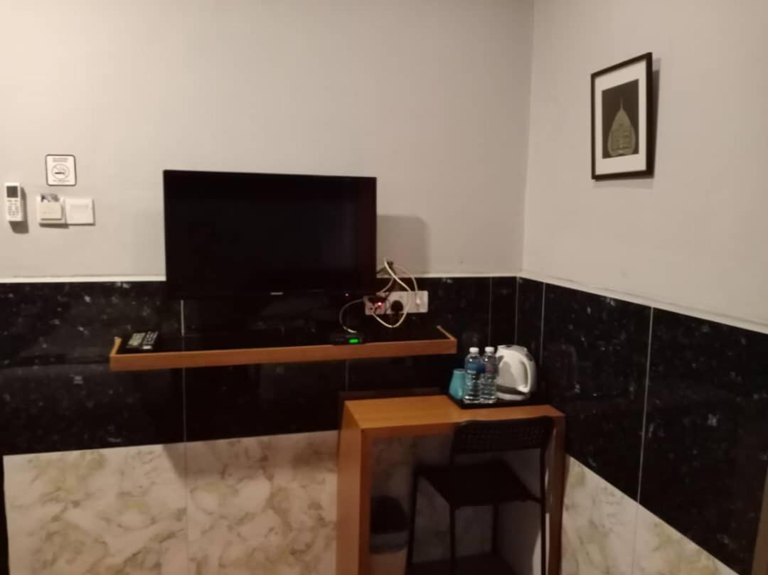 Golden Leaf Boutique Hotel Nusa Idaman Formerly Known As Ariana Hotel جوهر بهرو المظهر الخارجي الصورة