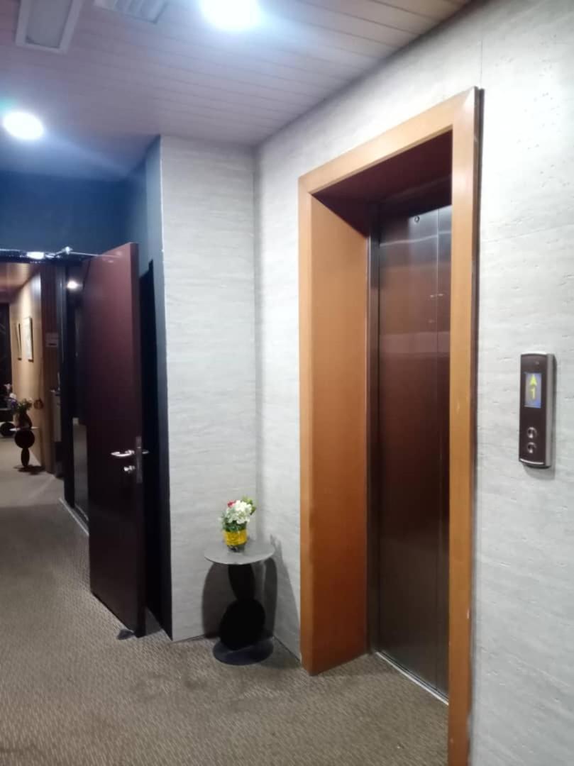 Golden Leaf Boutique Hotel Nusa Idaman Formerly Known As Ariana Hotel جوهر بهرو المظهر الخارجي الصورة