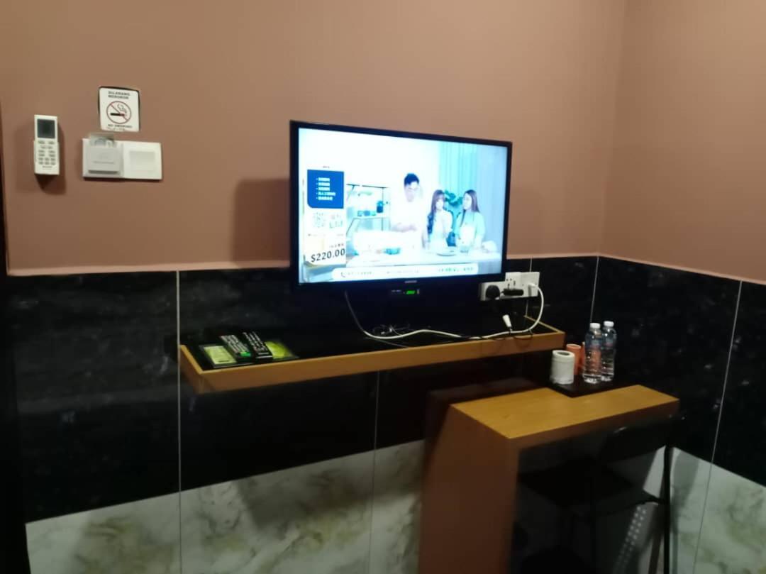 Golden Leaf Boutique Hotel Nusa Idaman Formerly Known As Ariana Hotel جوهر بهرو المظهر الخارجي الصورة