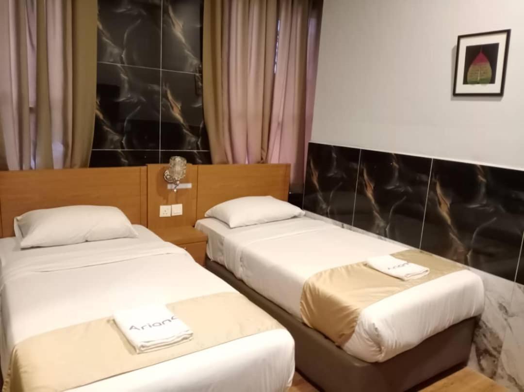 Golden Leaf Boutique Hotel Nusa Idaman Formerly Known As Ariana Hotel جوهر بهرو المظهر الخارجي الصورة