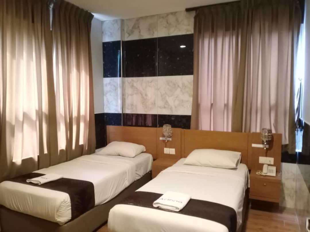 Golden Leaf Boutique Hotel Nusa Idaman Formerly Known As Ariana Hotel جوهر بهرو المظهر الخارجي الصورة